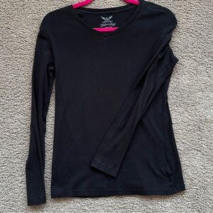 black long sleeve small v neck
Size medium 
Faded glory